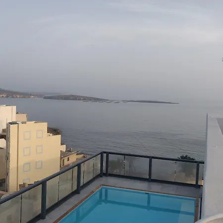 Primera Ξενοδοχείο